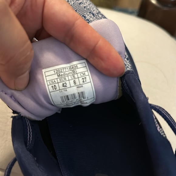 Brooks Women Ghost 11 Athletic Running Shoes size 10. Used. No original box. - Picture 12 of 15